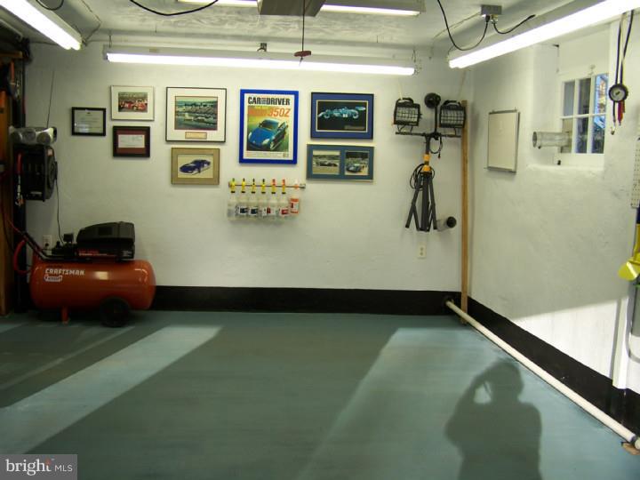 90 Chapel Hill Road Media, PA 19063 - Photo 21 of 25 Garage