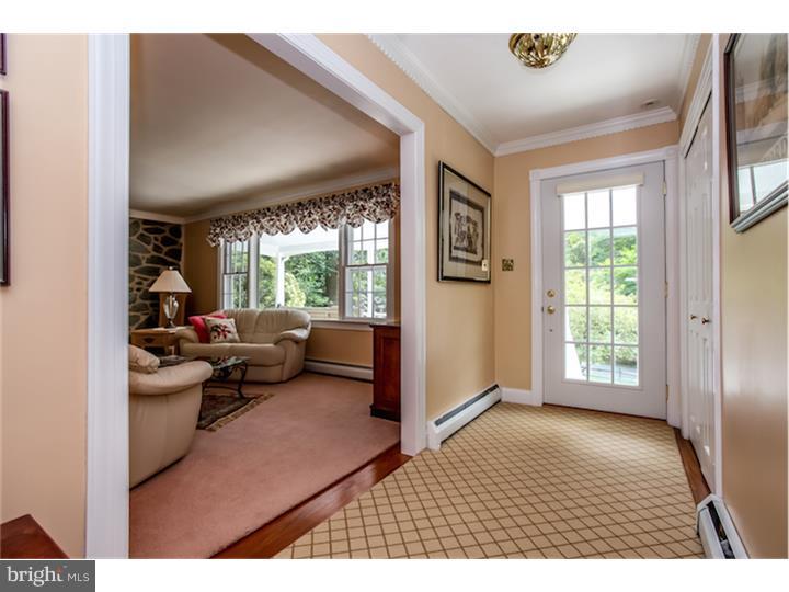 90 Chapel Hill Road Media, PA 19063 - Photo 7 of 25 Foyer