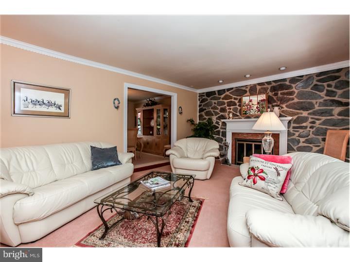 90 Chapel Hill Road Media, PA 19063 - Photo 9 of 25 Living Room
