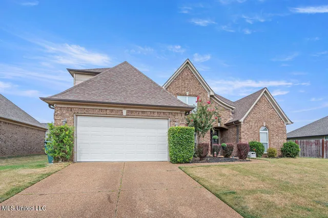 $362,500 | 2904 South Cherry Drive, Southaven, MS 38672