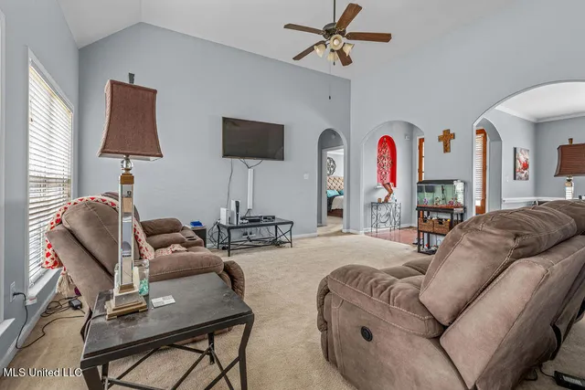 $362,500 | 2904 South Cherry Drive, Southaven, MS 38672