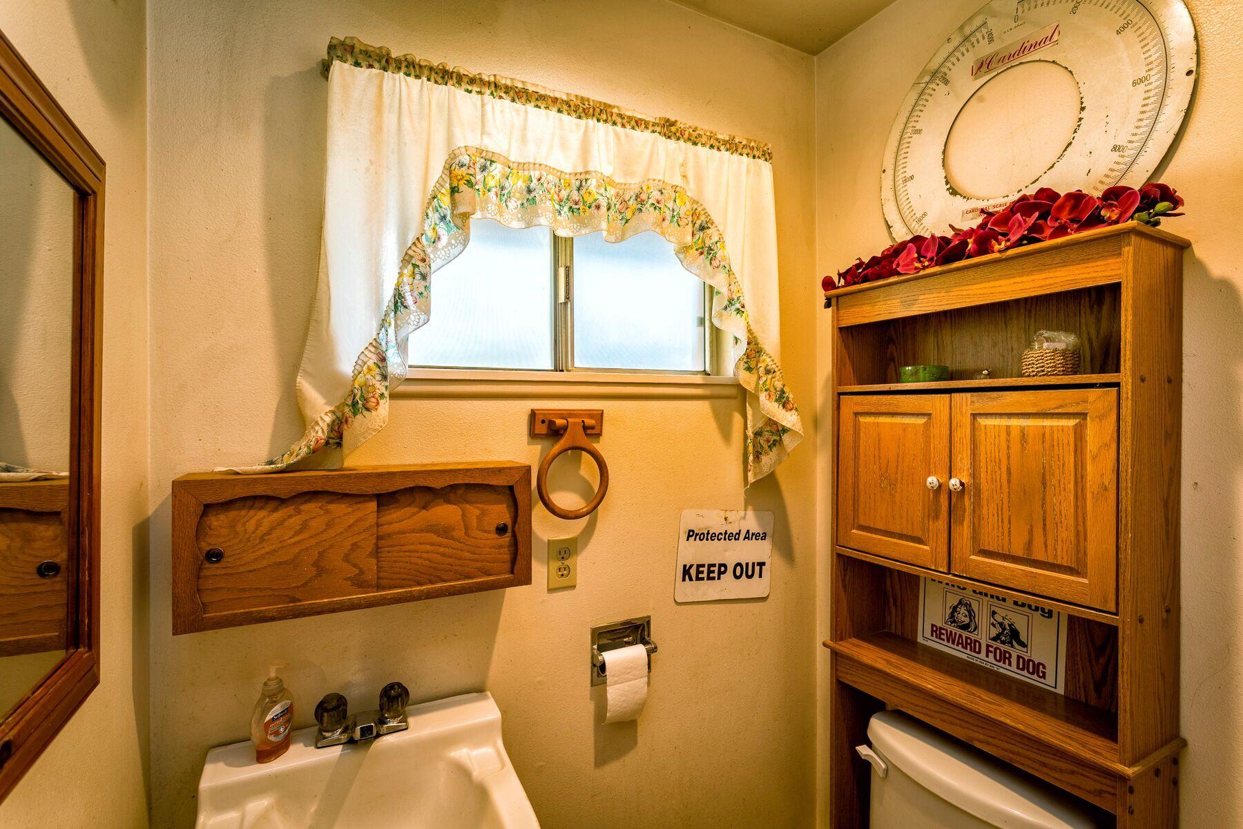 5763 Balls Ferry Road Anderson, CA 96007 - Photo 16 of 27 half bath