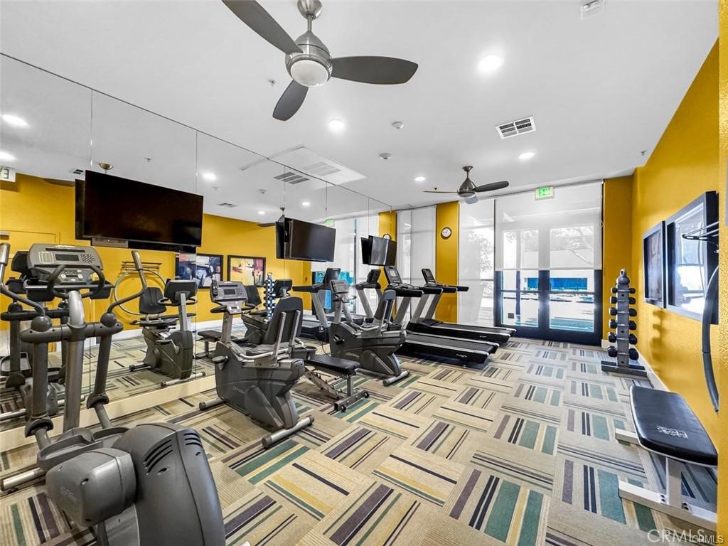 931 East Walnut Street, Unit 607 Pasadena, CA 91106 - Photo 18 of 30 a view of a room with gym equipment