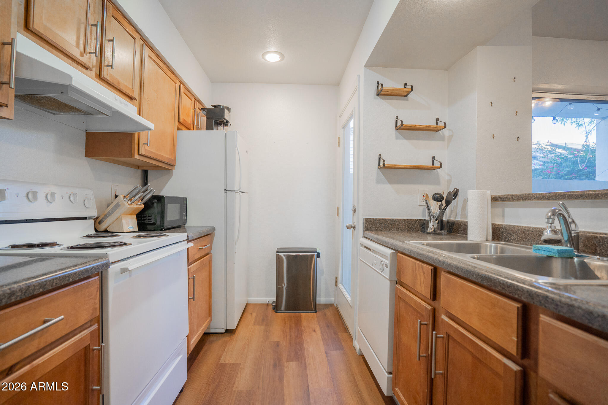 5135 North 10th Street, Unit 7 Phoenix, AZ 85014 - Photo 9 of 25 DSC05938