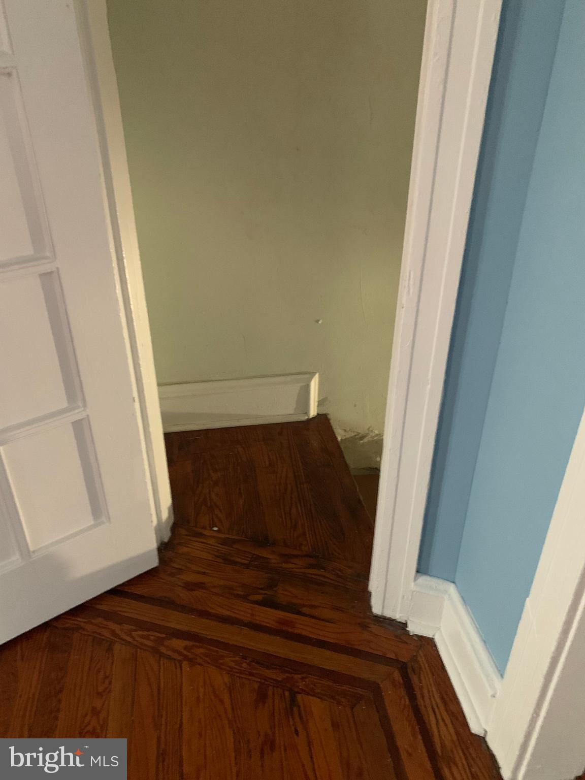382 Avon Road Upper Darby, PA 19082 - Photo 31 of 35