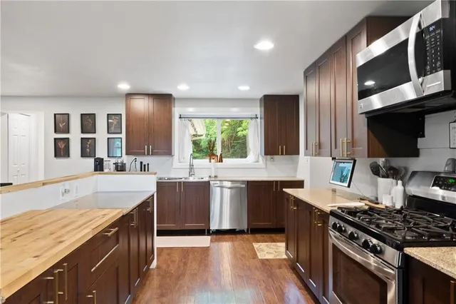 $437,500 | 13410 Mt Olivet Road, Smithville, MO 64089