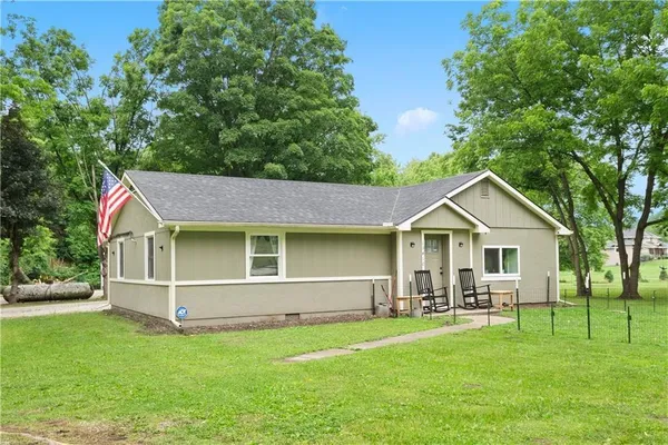 $425,000 | 13410 Mt Olivet Road, Smithville, MO 64089