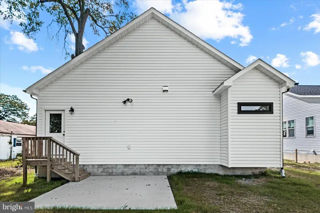 a view of a white house