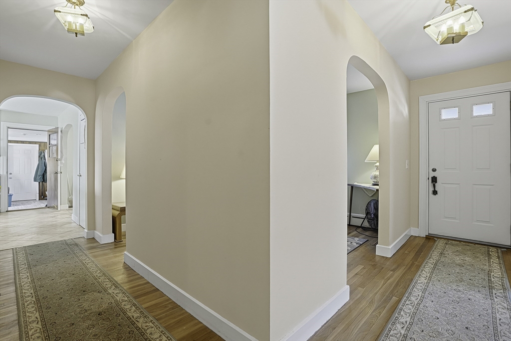 14 Lawrence Street Milford, MA 01757 - Photo 13 of 38