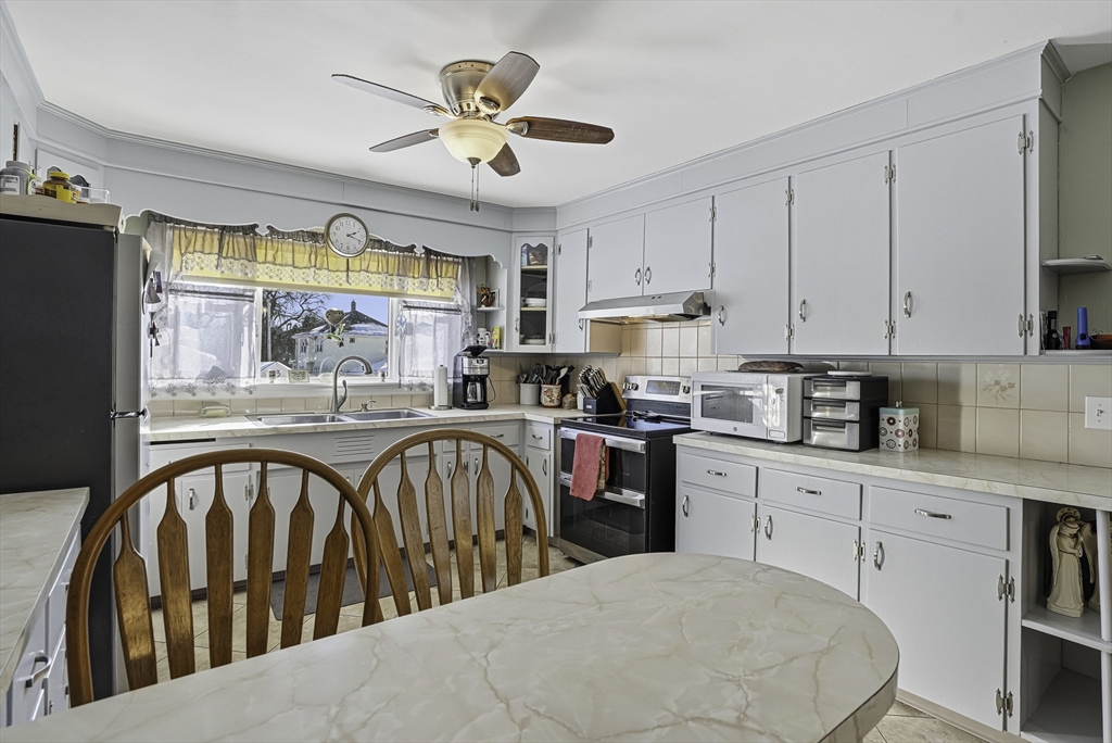 14 Lawrence Street Milford, MA 01757 - Photo 10 of 38