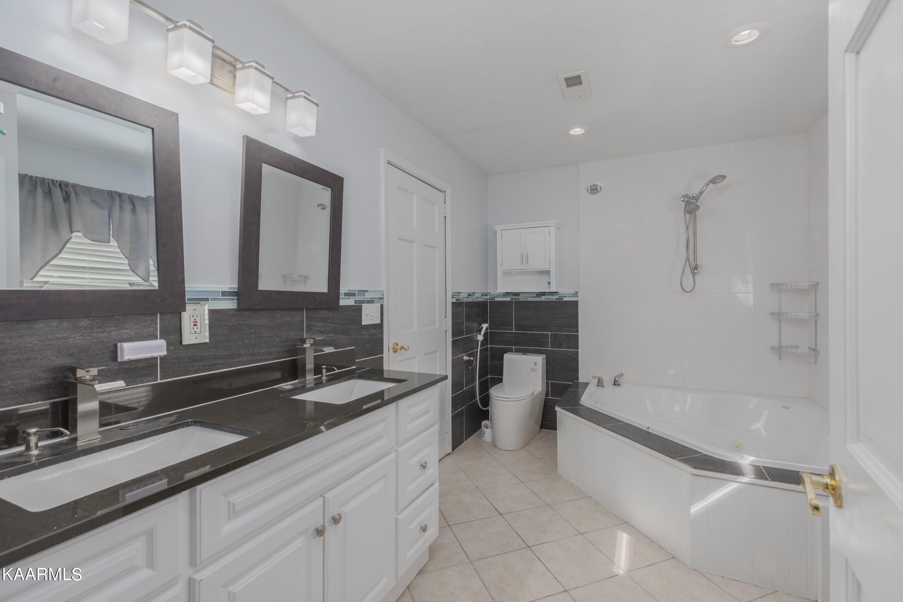 342 Rutherford Drive New Tazewell, TN 37825 - Photo 14 of 36 Interior-10.jpg-SMALL