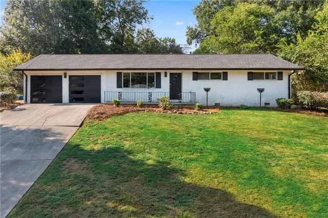 $300,000 | 16 Greenbriar Avenue, Cartersville, GA 30120