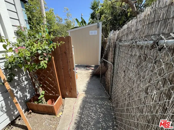 $3,250 | 424 North Venice Boulevard, Unit B, Venice, CA 90291