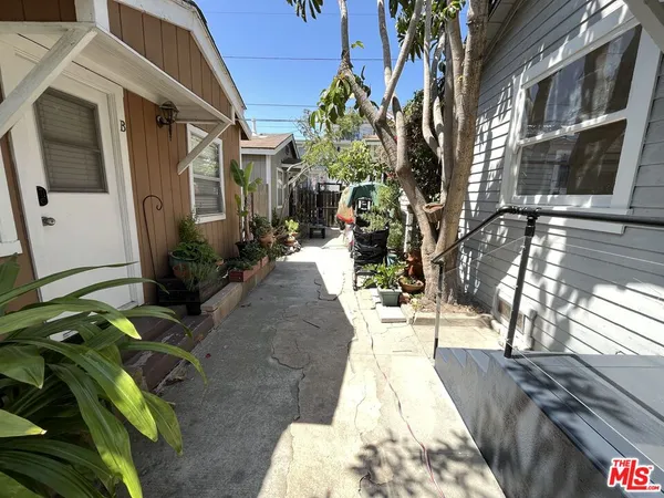 $3,250 | 424 North Venice Boulevard, Unit B, Venice, CA 90291