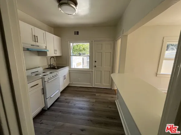 $3,250 | 424 North Venice Boulevard, Unit B, Venice, CA 90291