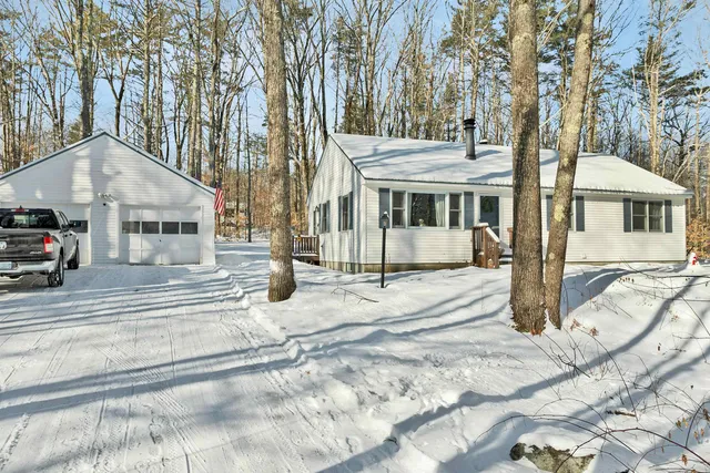 $430,000 | 5 Woodcrest Drive, Ossipee, NH 03864