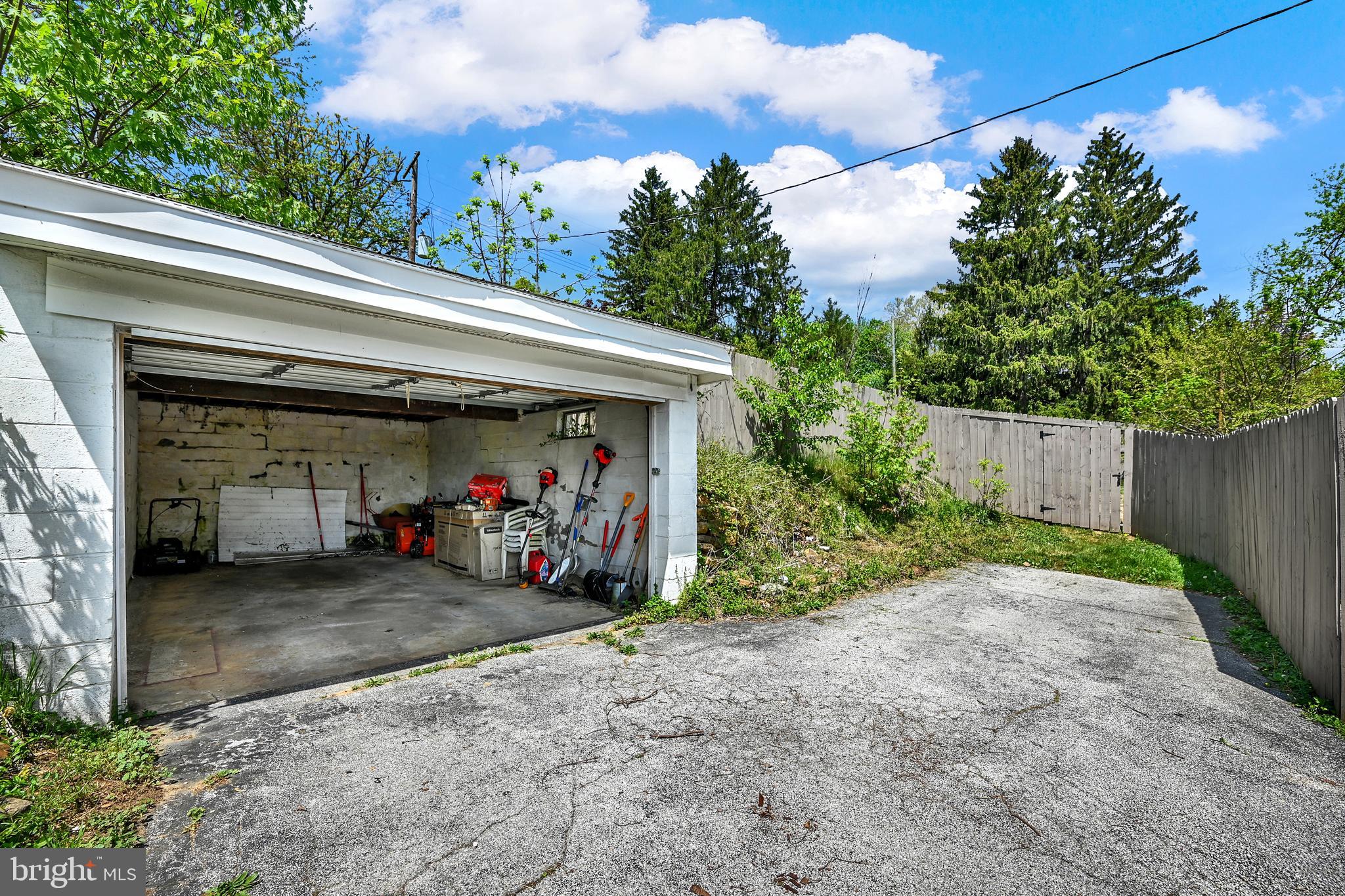 417 Corbin Road York, PA 17403 - Photo 6 of 34 Detached garage.