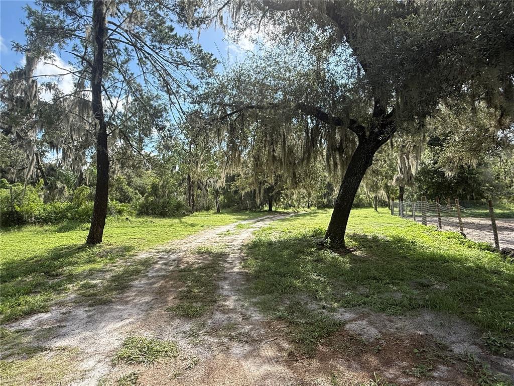 10305 Revell Road Parrish, FL 34219 - Photo 10 of 29 Gallery Image 10