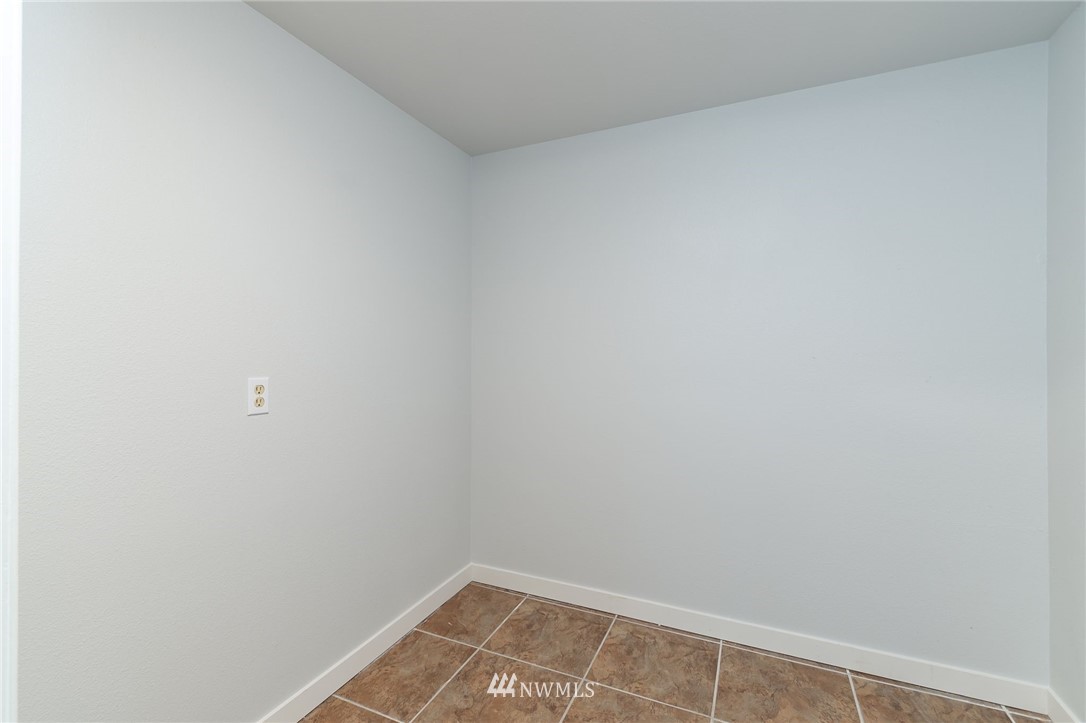 4086 Linnell Road Deming, WA 98244 - Photo 15 of 38 a view of a small space