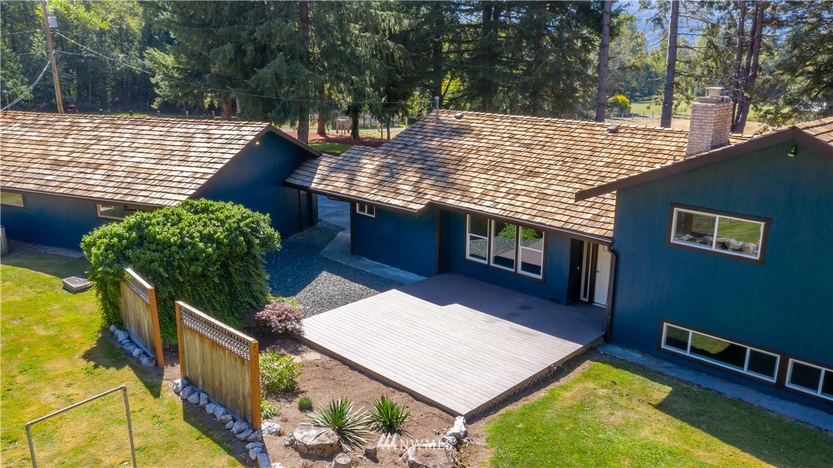 4086 Linnell Road Deming, WA 98244 - Photo 29 of 38 a view of a backyard with sitting area