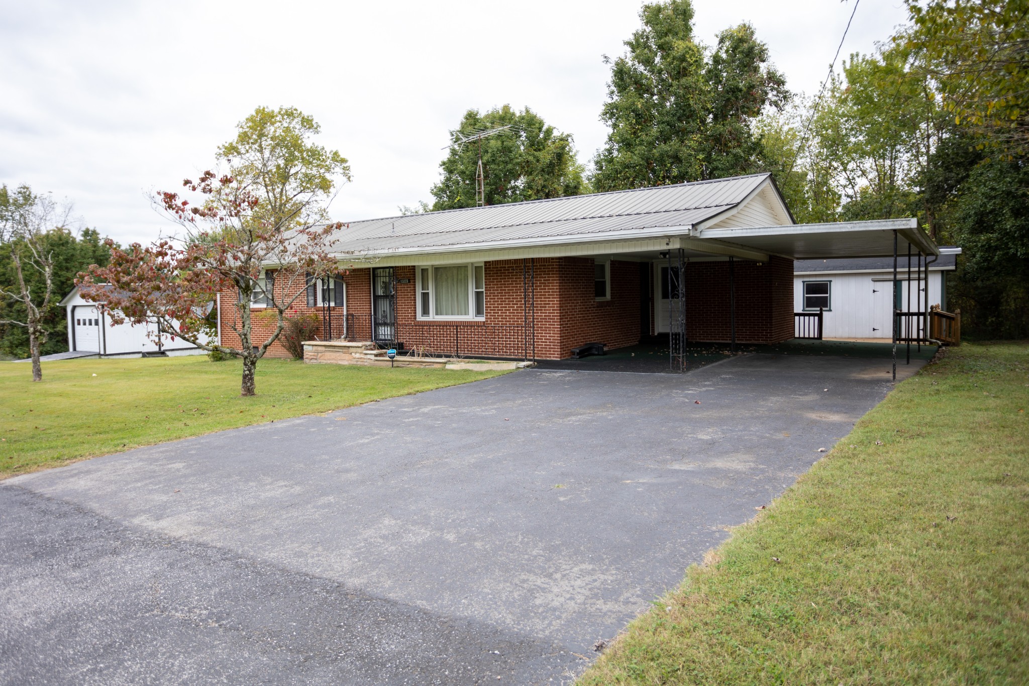 13223 Center Hill Dam Road Silver Point, TN 38582 - Photo 3 of 25 Gallery Image 3