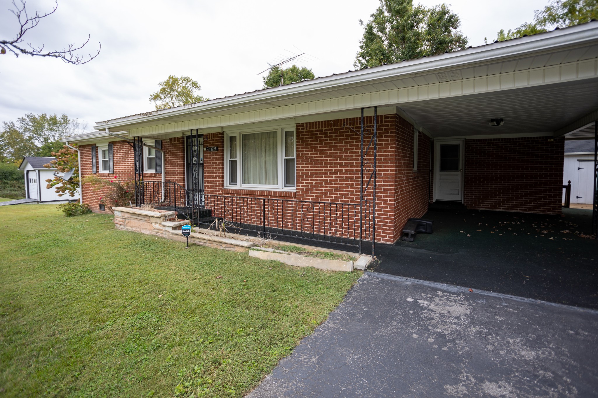 13223 Center Hill Dam Road Silver Point, TN 38582 - Photo 4 of 25 Gallery Image 4