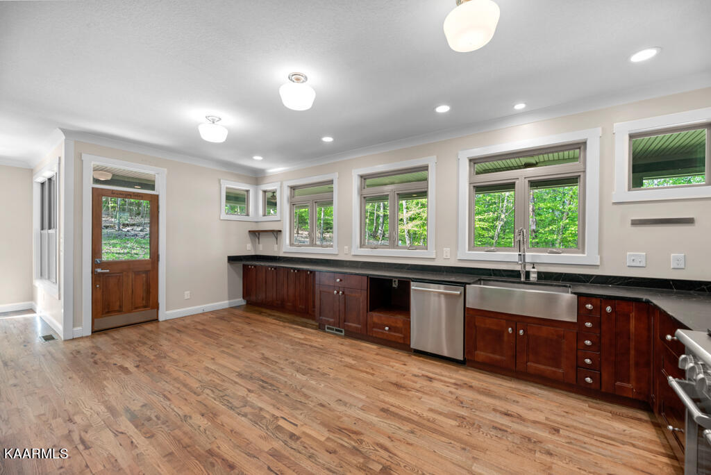 545 Bush Road Clinton, TN 37716 - Photo 19 of 56 Kitchen