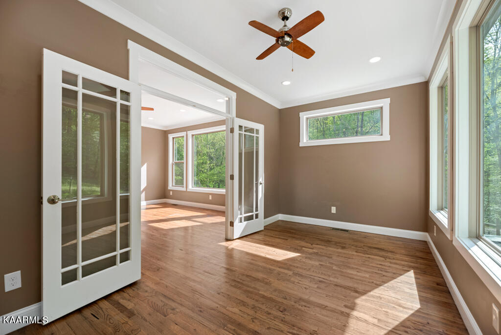 545 Bush Road Clinton, TN 37716 - Photo 25 of 56 Owners suite sitting room