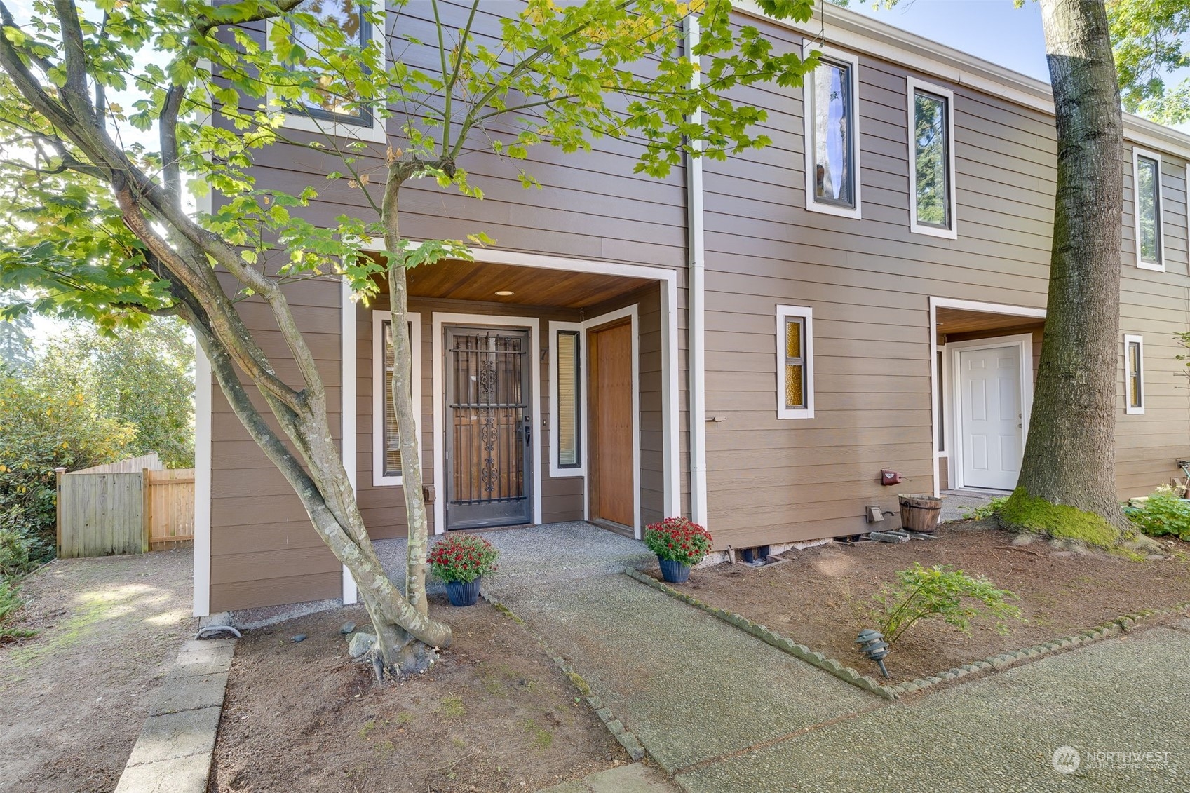 7512 218th Street Southwest, Unit 7 Edmonds, WA 98026 - Photo 1 of 32 Gallery Image 1