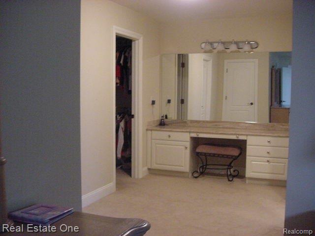 645 Langley Road Rochester, MI 48309 - Photo 9 of 24 Dress Room