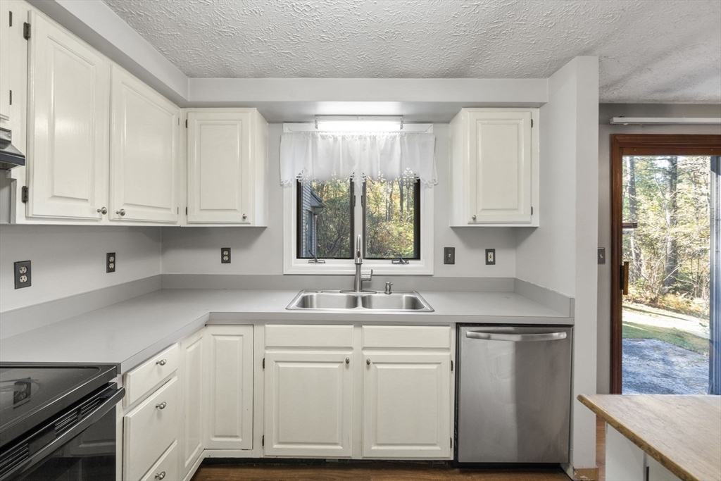 57 Coughlin Road Oxford, MA 01537 - Photo 32 of 41 Gallery Image 32