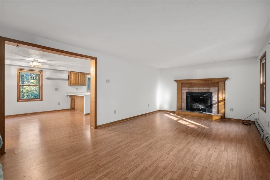 57 Coughlin Road Oxford, MA 01537 - Photo 4 of 41 Gallery Image 4
