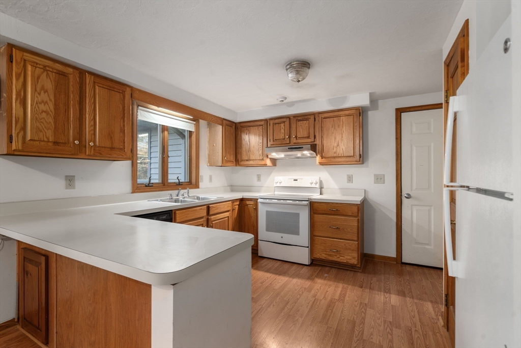 57 Coughlin Road Oxford, MA 01537 - Photo 8 of 41 Gallery Image 8
