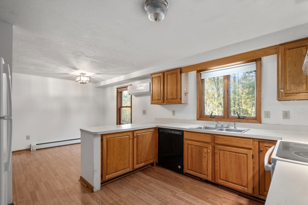 57 Coughlin Road Oxford, MA 01537 - Photo 9 of 41 Gallery Image 9