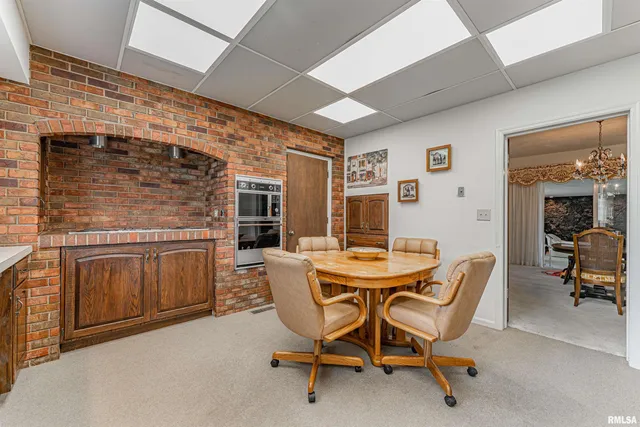 $319,900 | 9320 Dawson Lane, Riverton, IL 62561