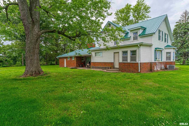 $319,900 | 9320 Dawson Lane, Riverton, IL 62561