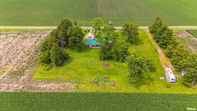 $319,900 | 9320 Dawson Lane, Riverton, IL 62561