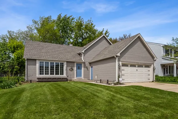 $489,900 | 228 North Walnut Lane, Schaumburg, IL 60194