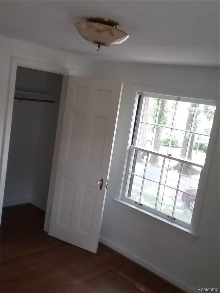 3878 Cumberland Road Berkley, MI 48072 - Photo 33 of 51 bed1 cumberland.jpg
