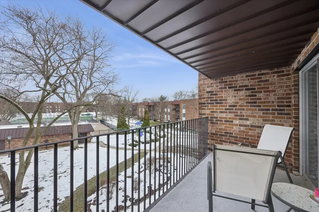 $220,000 | 1041 West Ogden Avenue, Unit 320, Naperville, IL 60563