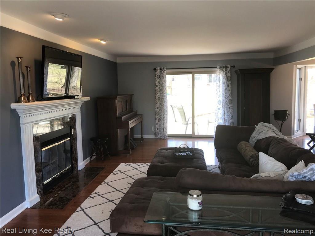 825 Augusta Drive Rochester Hills, MI 48309 - Photo 7 of 28
