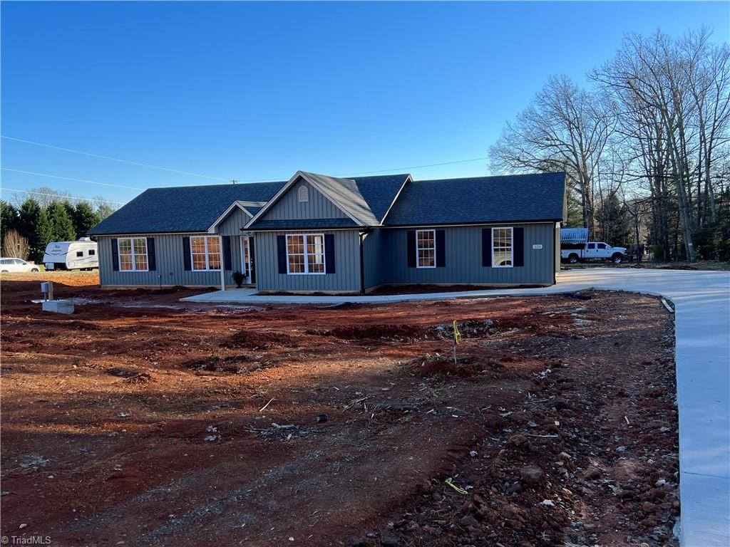 526 Spainhour Road King, NC 27021 - Photo 4 of 43 Gallery Image 4