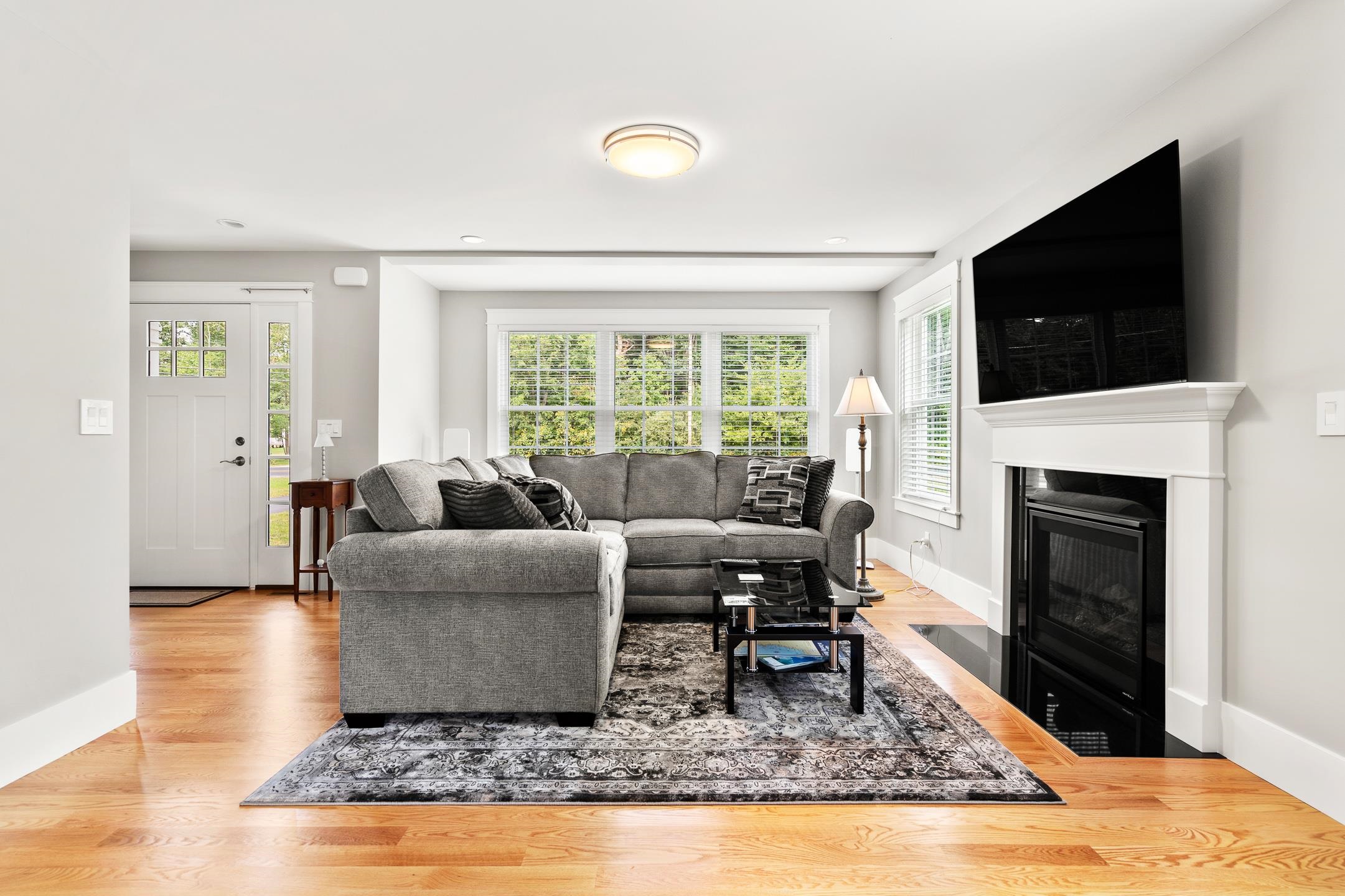122 Kingston Road Exeter, NH 03833 - Photo 6 of 37