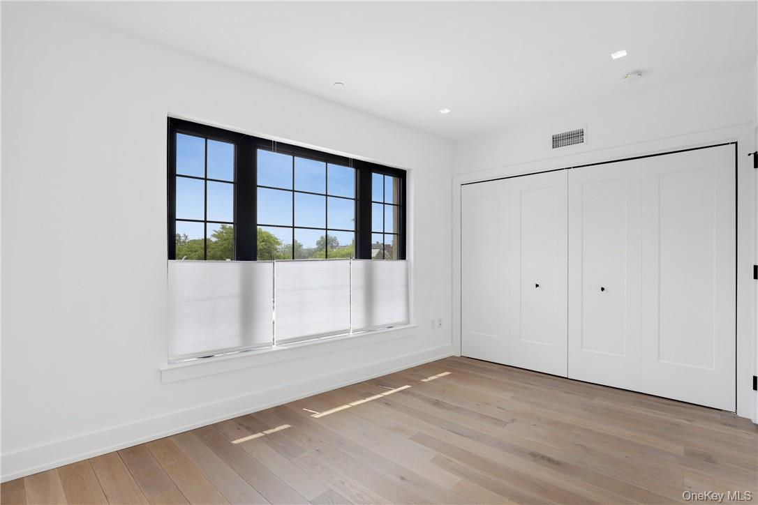 100 Pondfield Road, Unit 3A Bronxville, NY 10708 - Photo 11 of 22 Bedroom #2