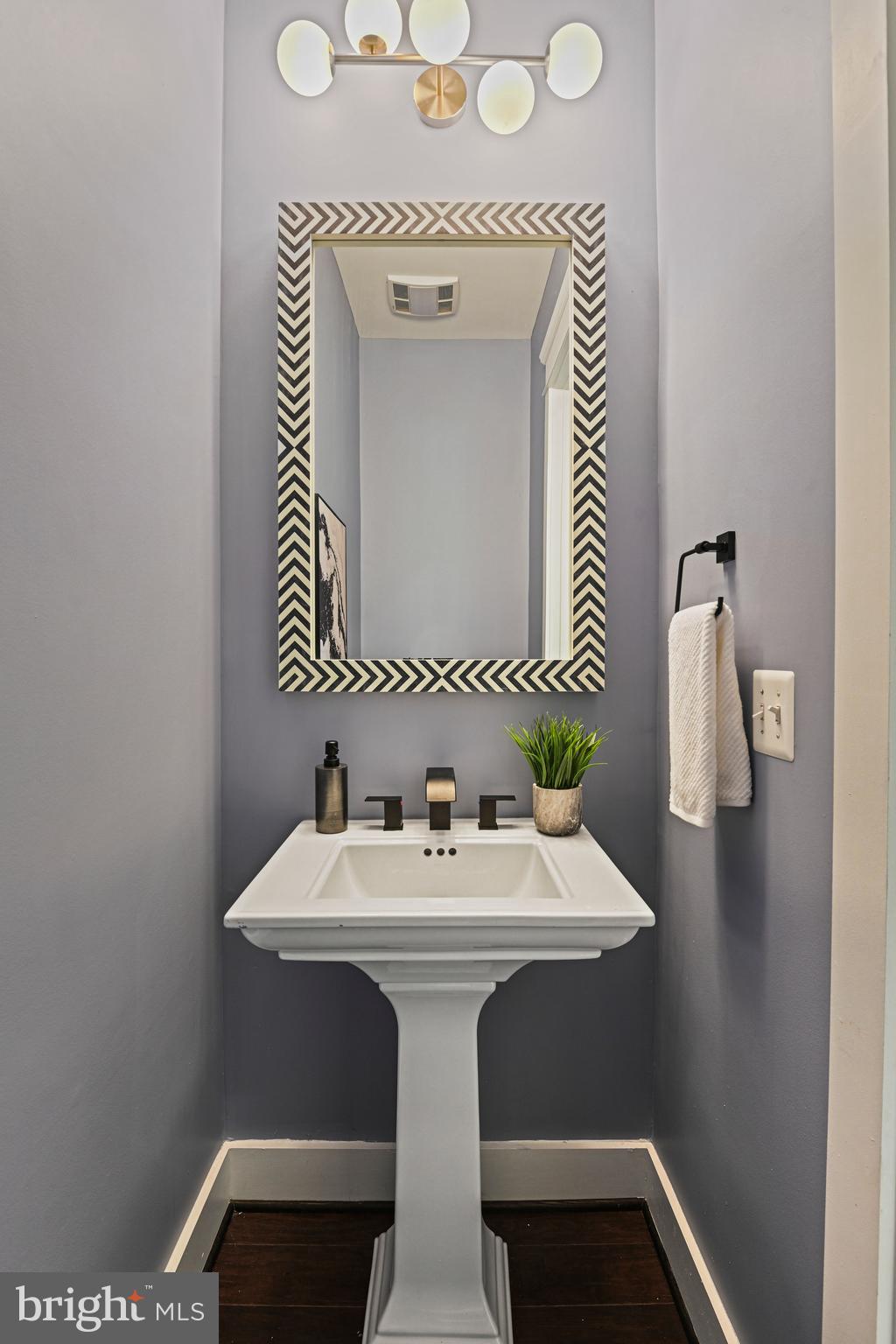 363 Court House Road Southwest Vienna, VA 22180 - Photo 24 of 64 Powder Room