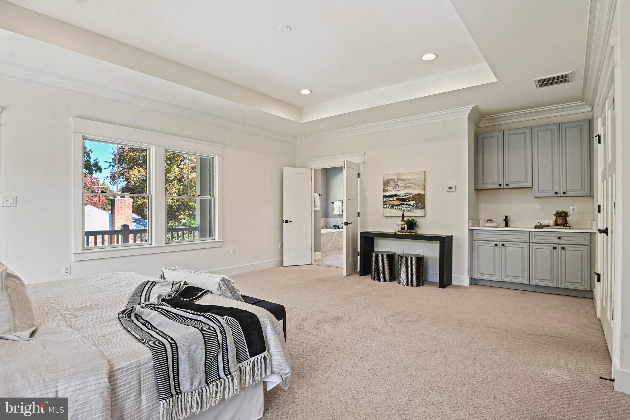 363 Court House Road Southwest Vienna, VA 22180 - Photo 28 of 64 Primary Suite