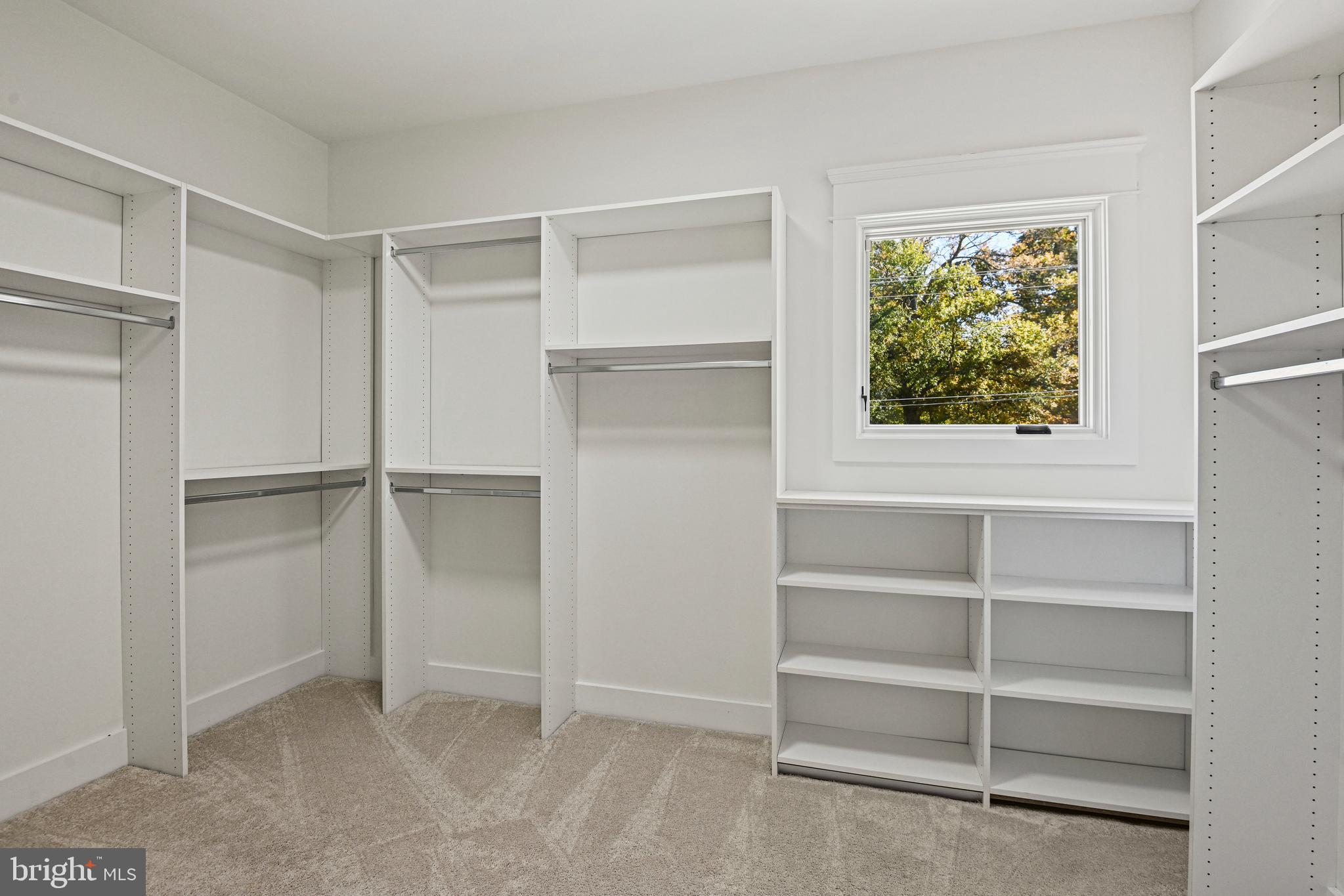 363 Court House Road Southwest Vienna, VA 22180 - Photo 34 of 64 Primary Walk-in