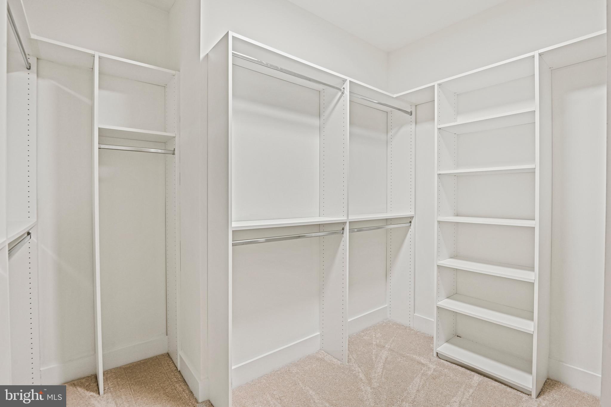 363 Court House Road Southwest Vienna, VA 22180 - Photo 35 of 64 Primary Walk-in