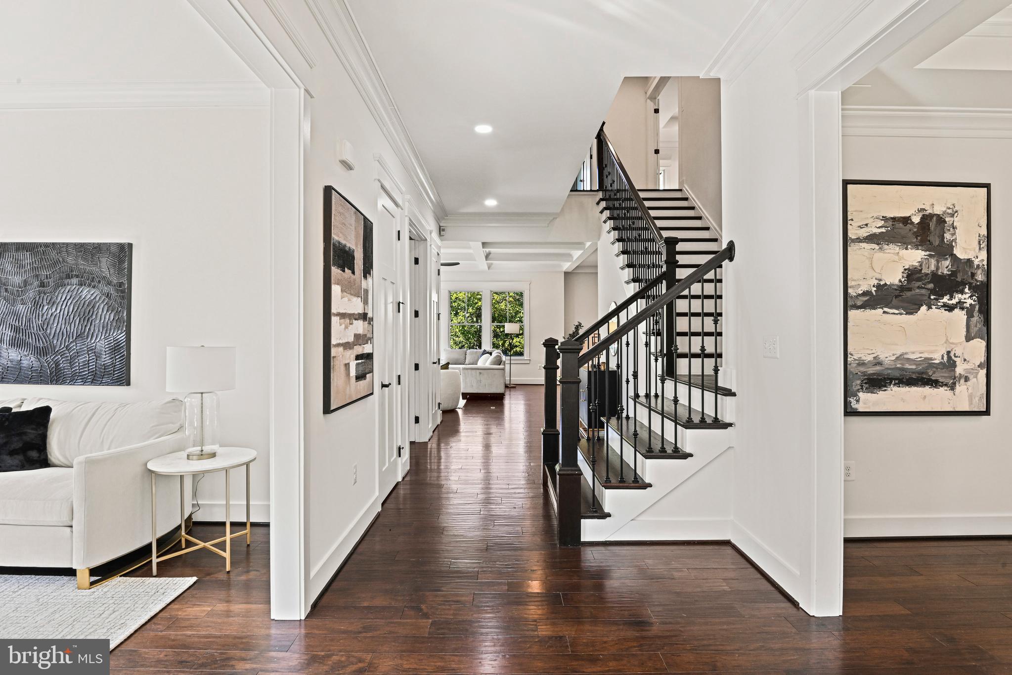 363 Court House Road Southwest Vienna, VA 22180 - Photo 4 of 64 Foyer