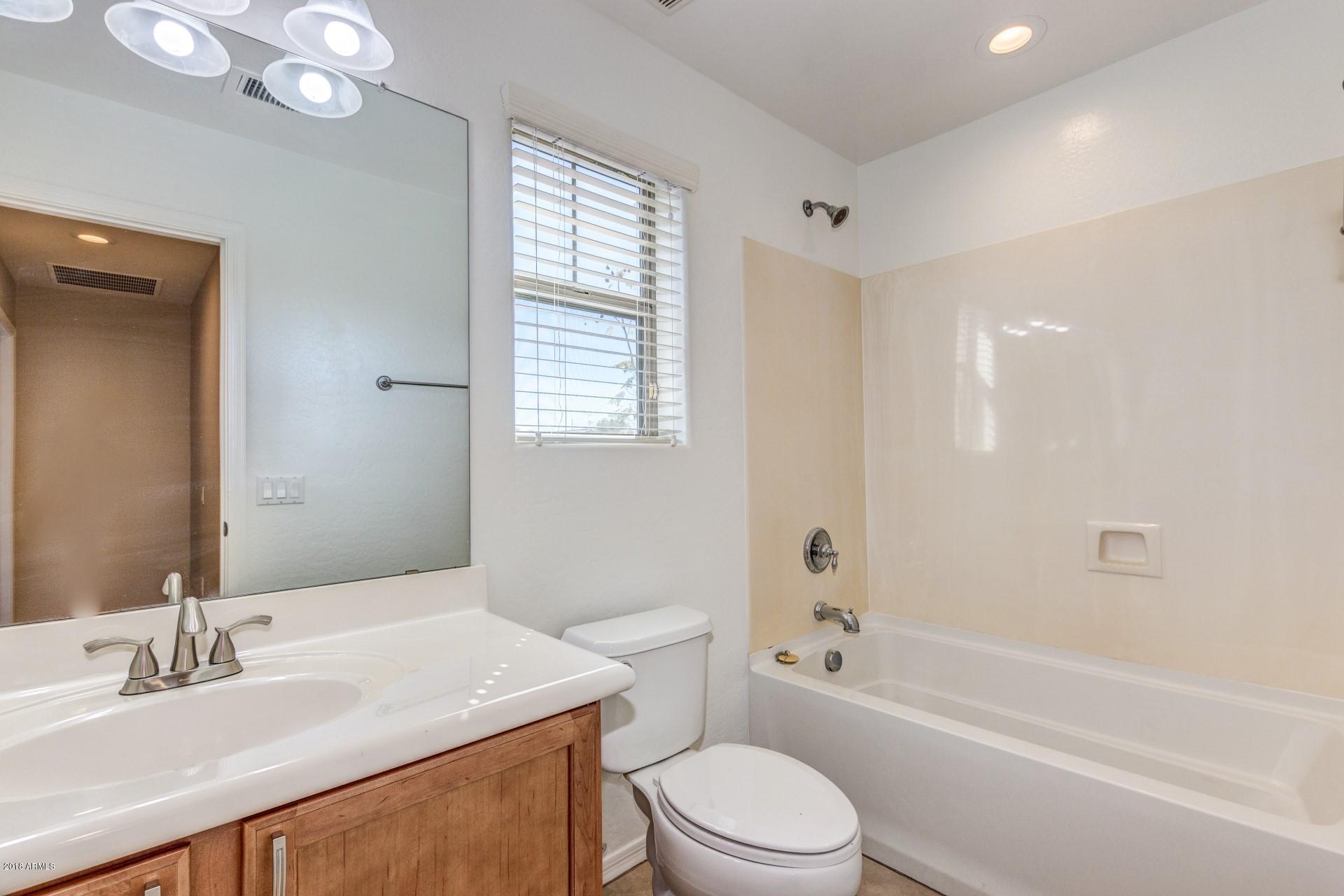 1952 West Davis Road Phoenix, AZ 85023 - Photo 13 of 20 Guest Bathroom